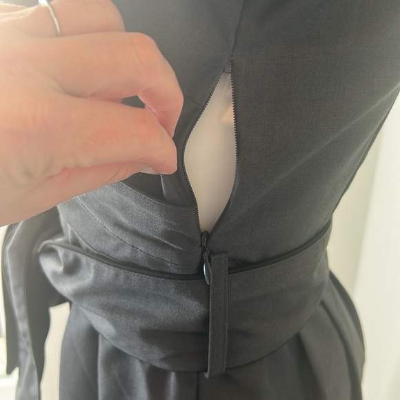 Emmelee women’s sleeveless pleated gray dress with black trim Size S - Picture 4 of 11